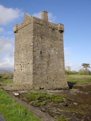 1024px-Carrickahowley_(Rockfleet)_Castle_County_Mayo
